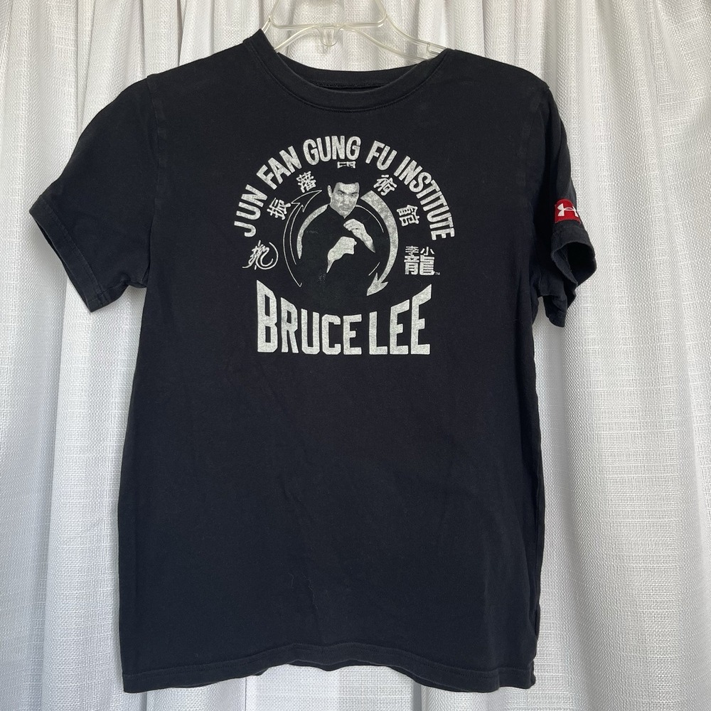 Under Armour Boys Black T-Shirt With Bruce Lee Jun Fan Gung Loose Heat Gear YLG
